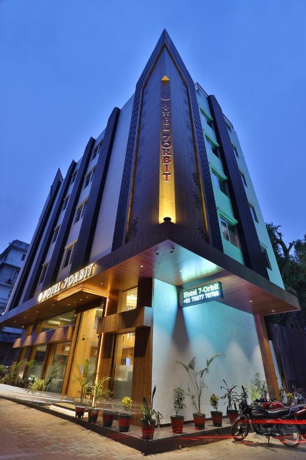 7 Orbit Hotel, Surat Exterior photo